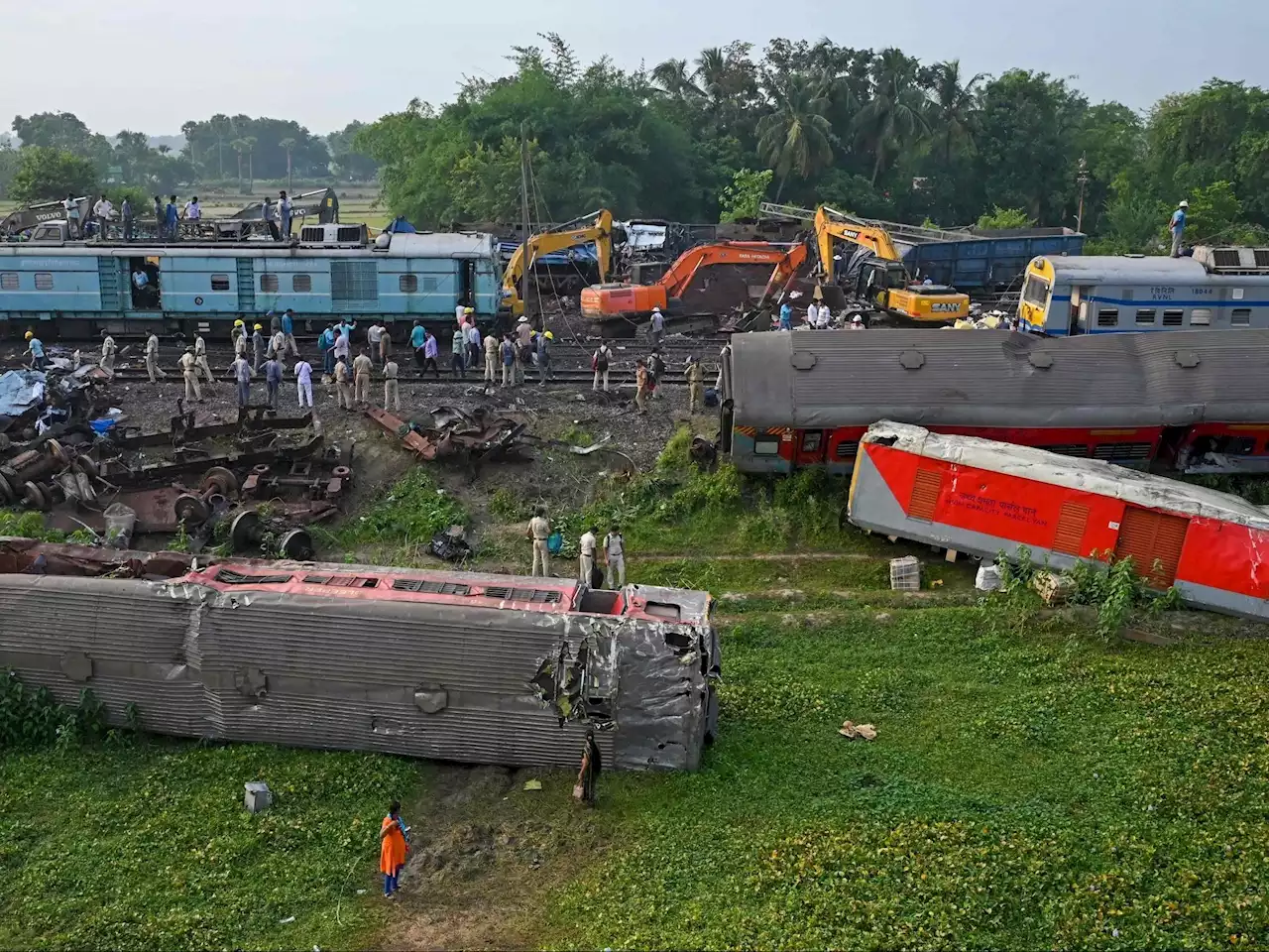 Indian railways official says error in signal system led to crash that killed 275 people