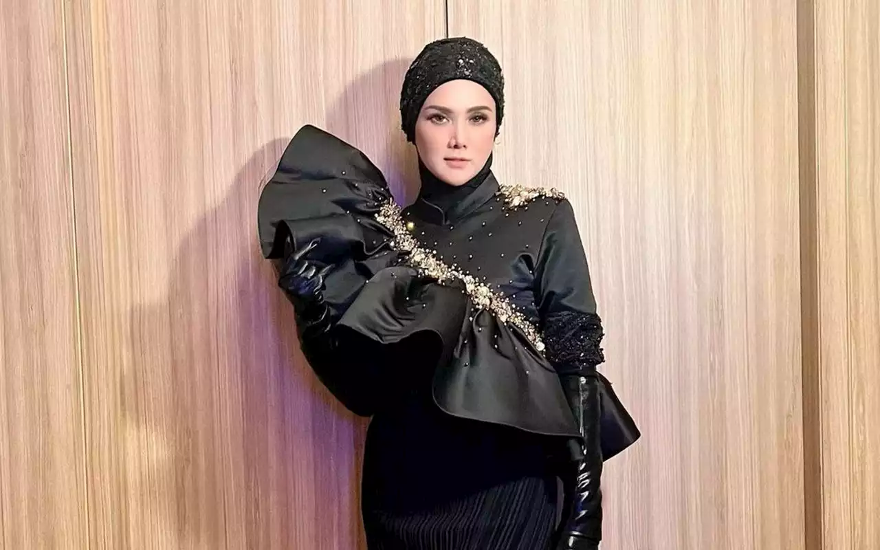 Sosialisasi ke Warga, Penampilan Mulan Jameela Curi Fokus