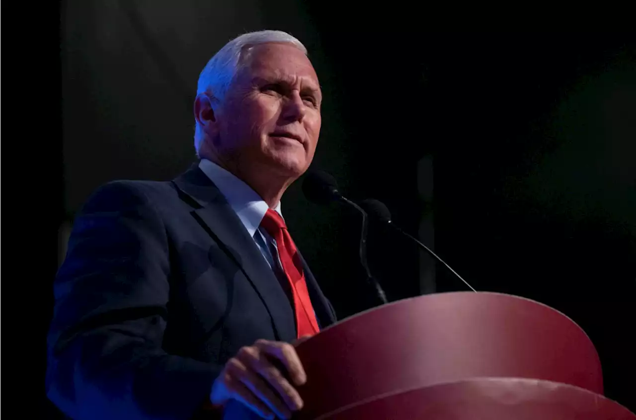 Présidentielle américaine : tout savoir sur Mike Pence, l'ancien vice-président de Donald Trump désormais candidat