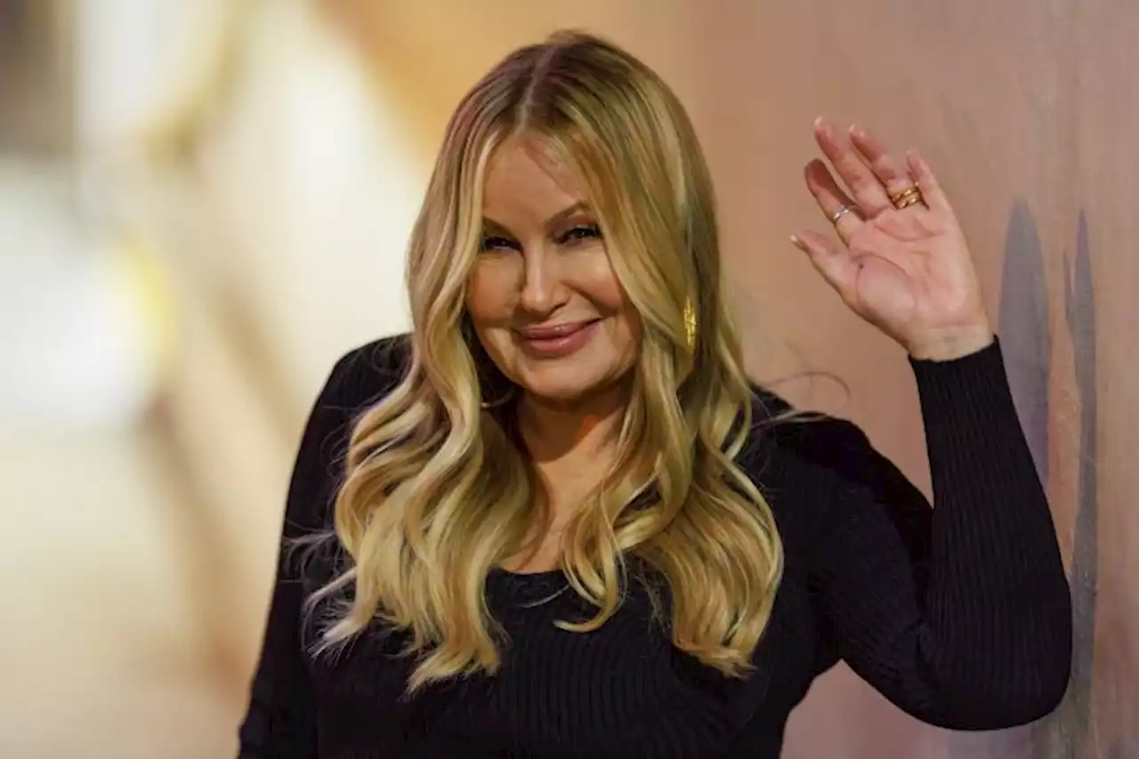 Jennifer Coolidge Recalls Falling In Love With Angry Chefs In Her Waitressing Days: ‘I Like The Way They…’