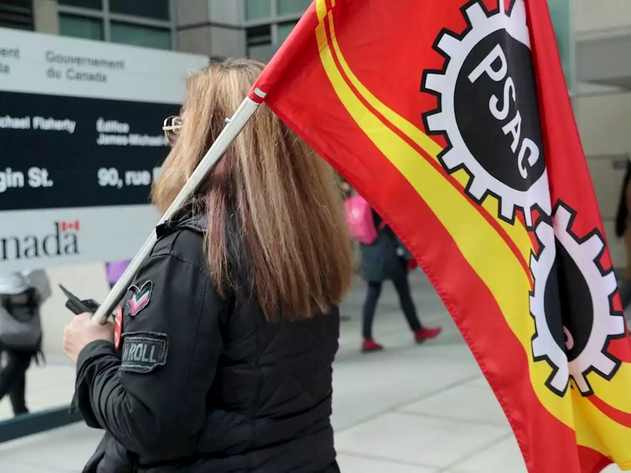 Treasury Board gives updated deal to union that signed agreement before PSAC strike