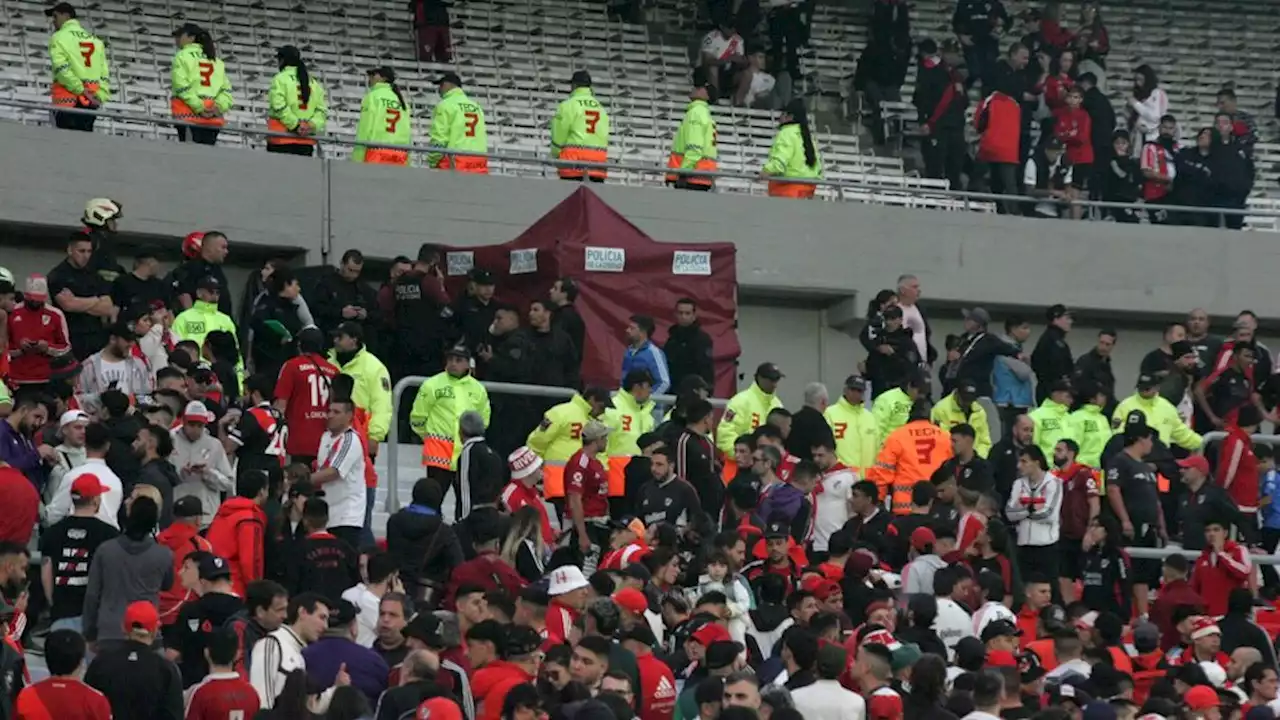 Muerte del hincha de River: se conocieron los resultados de la autopsia | Pablo Serrano cayó de una tribuna del Estadio Monumental