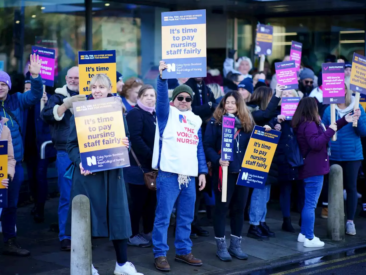 Nurses begin new walkouts in Wales as pay row continues