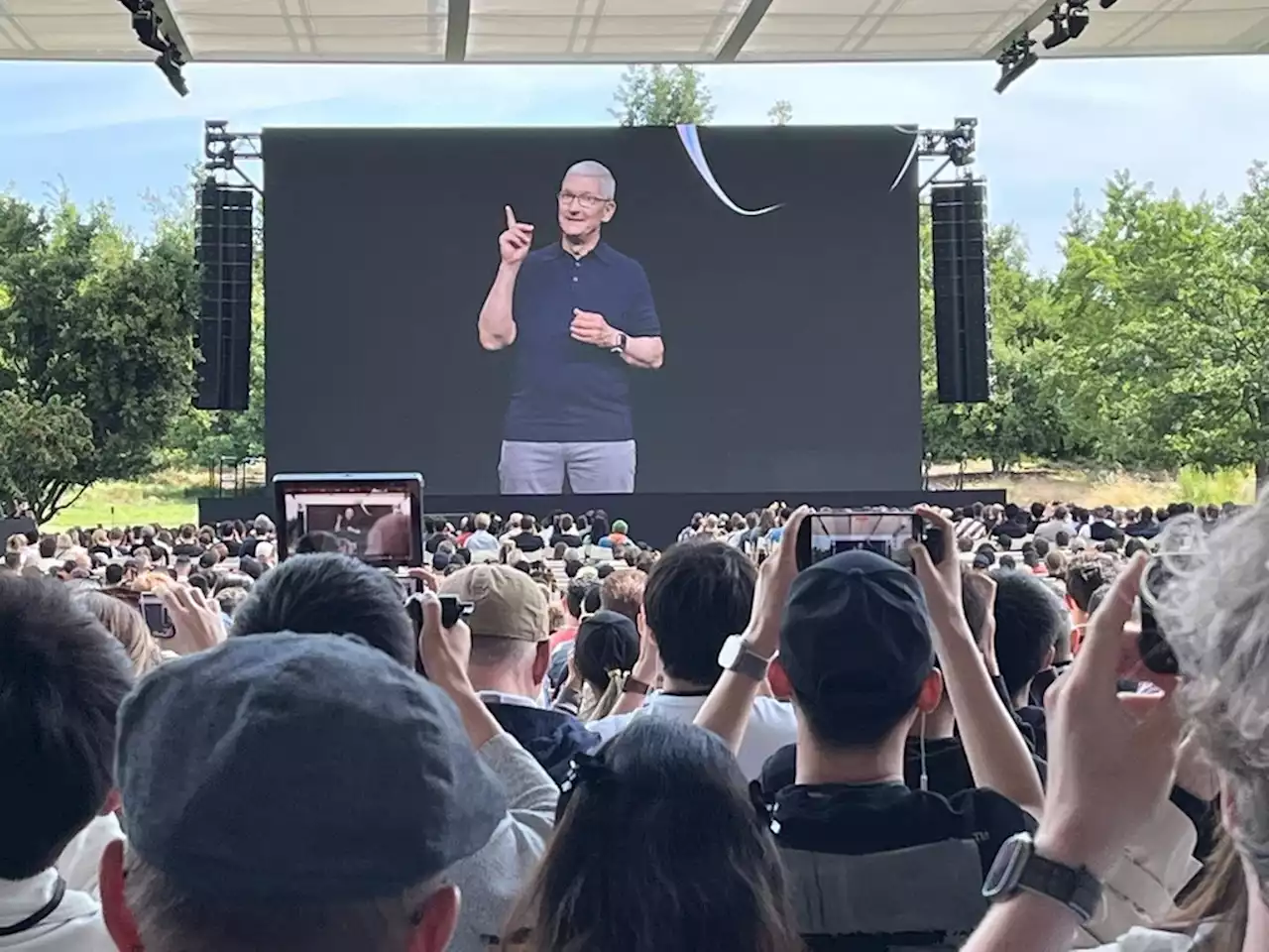 [르포] 애플 WWDC, 전세계 시선 모은 40분…팀쿡의 '원 모어 싱'에 환호 | 연합뉴스