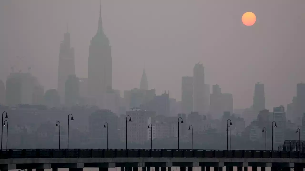 NYC air quality: FAA slows flight traffic in and out of airports due to smoke