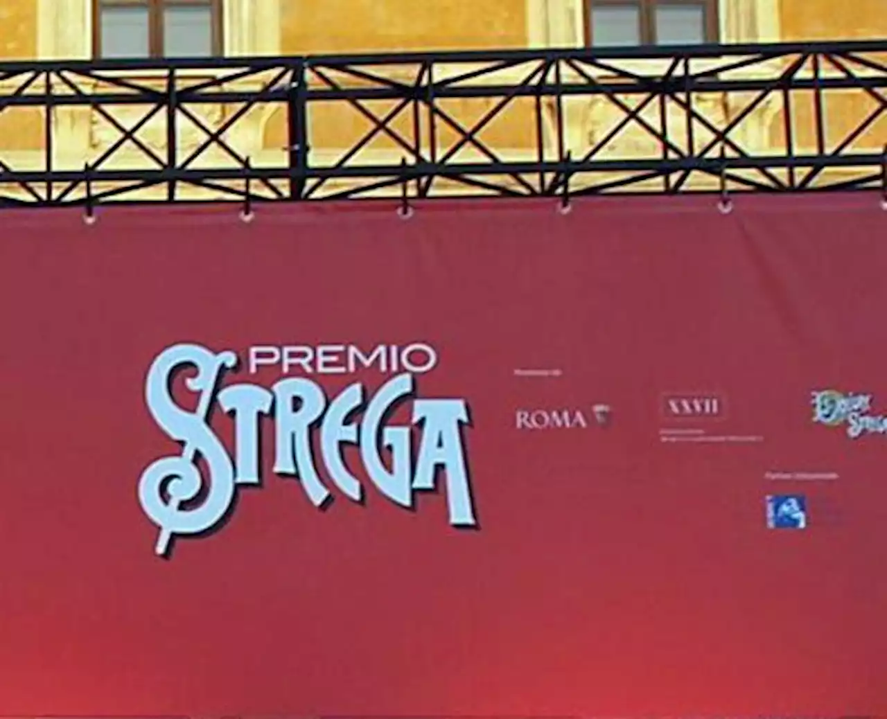 Premio Strega 2023, Rosella Postorino guida la Cinquina dei finalisti