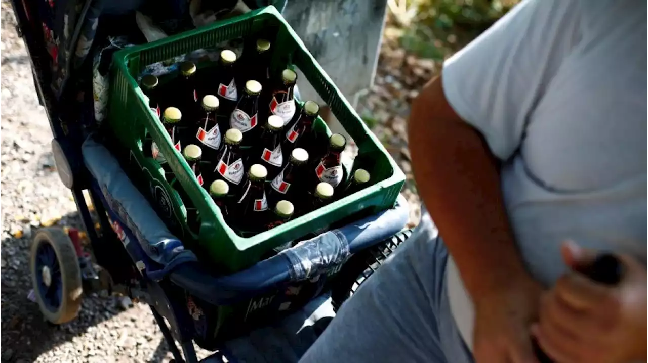 Schaum vor dem Mund: Wie sich die CSU als Retter der Bierflasche inszeniert