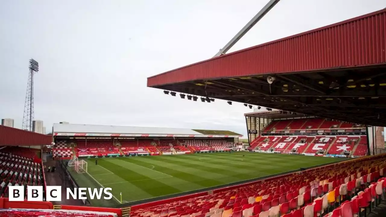 Eighteen arrested over disorder around Aberdeen v Rangers match