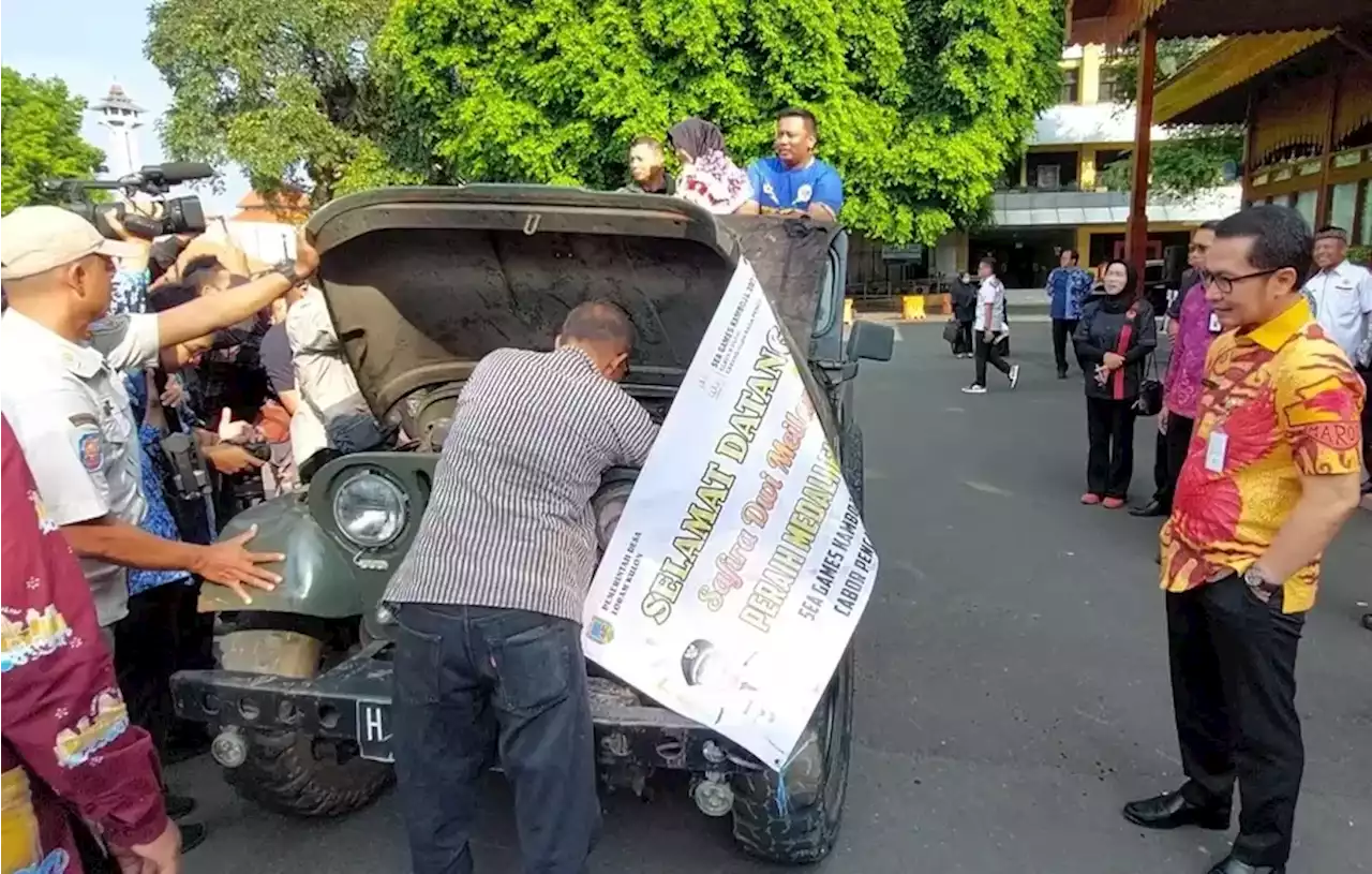 Mobil Kirab Peraih Medali Emas SEA Games Mogok di Kudus