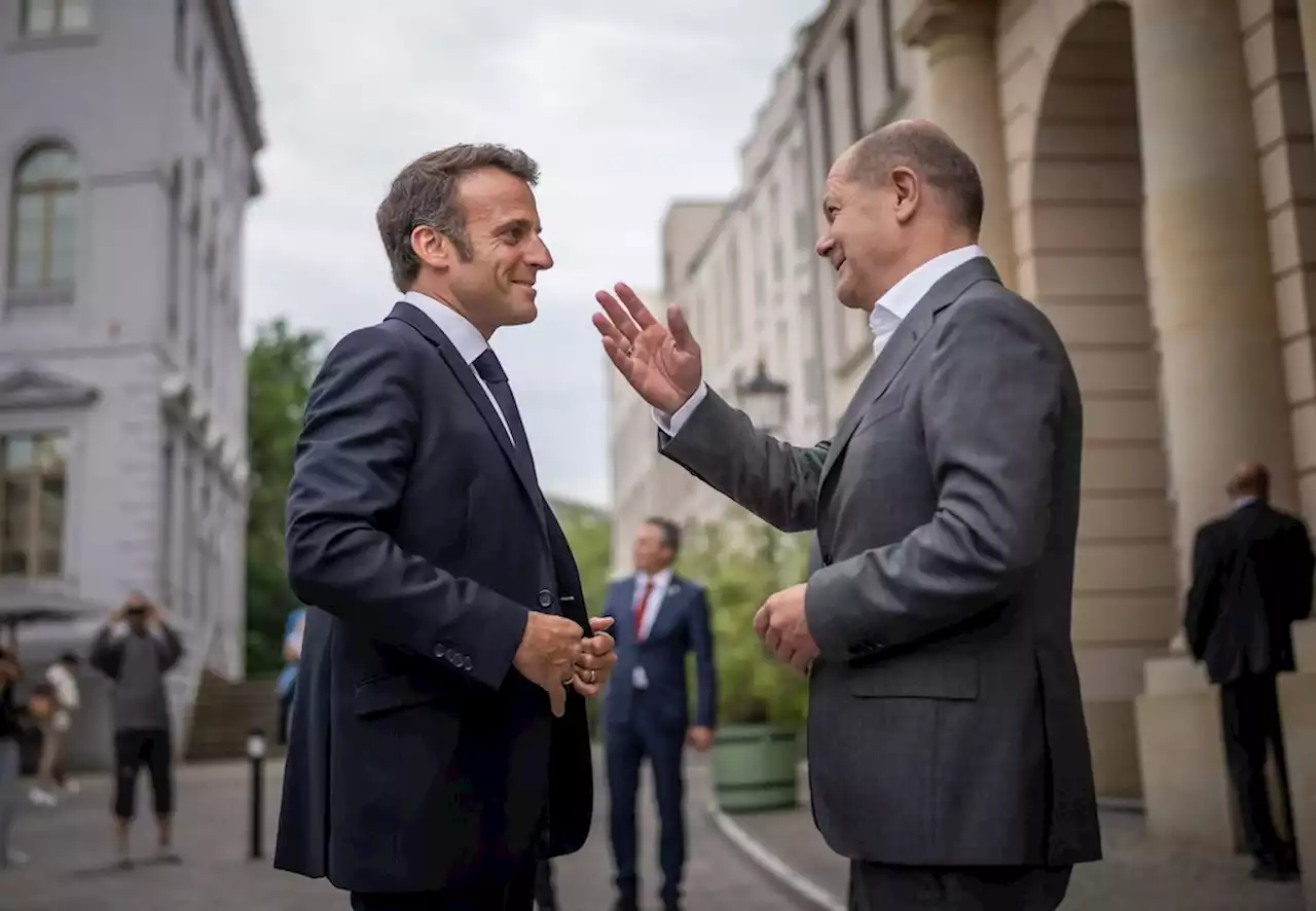 „Avec vous à Potsdam“: Scholz und Macron machen Selfies in Brandenburg