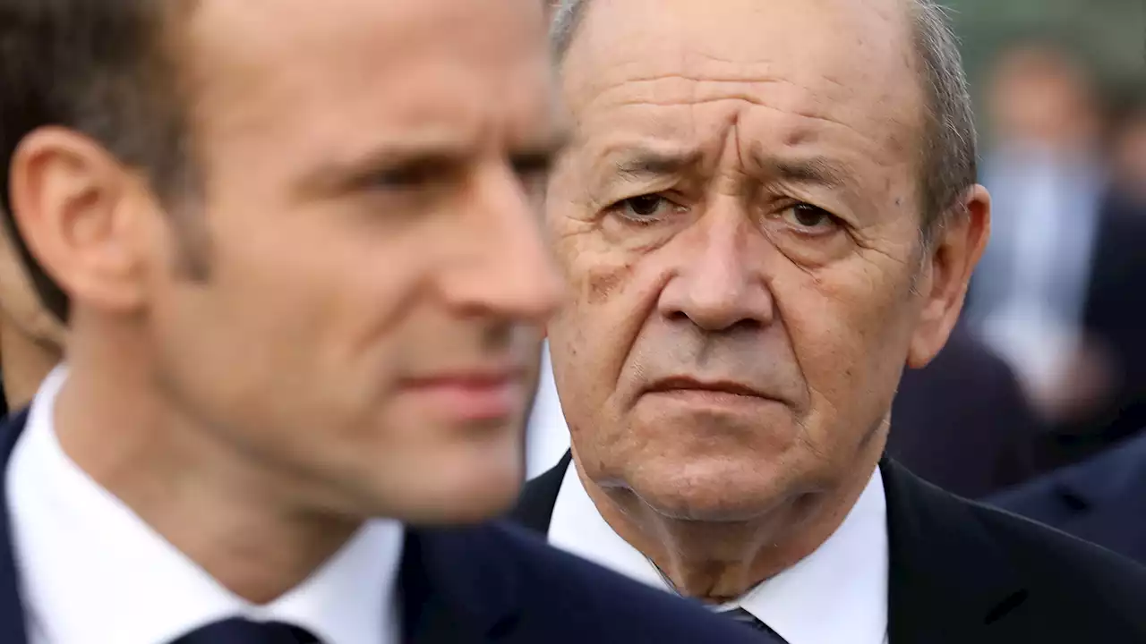 Emmanuel Macron nomme son ancien ministre Jean-Yves Le Drian comme 'envoyé personnel pour le Liban'