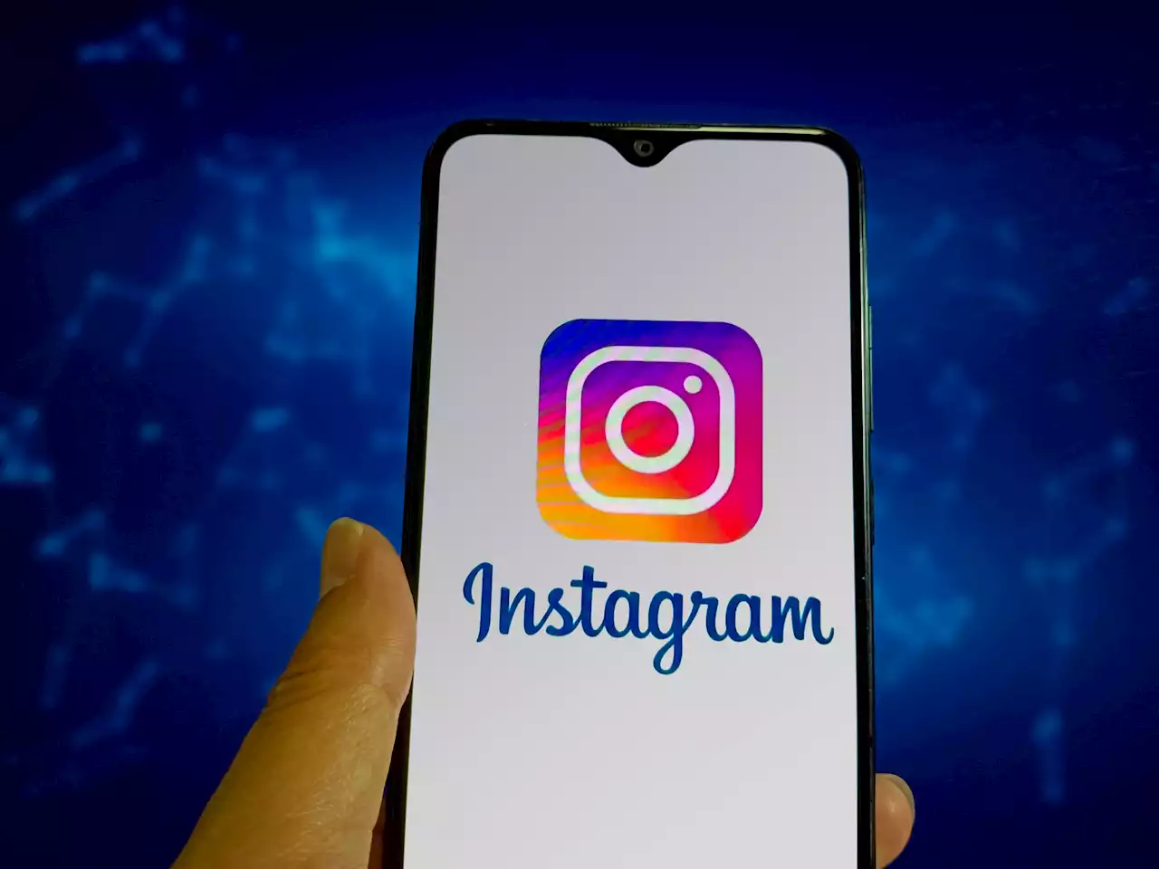 An AI chatbot might soon slide into your Instagram DMs