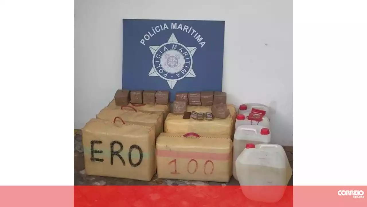 Traficantes salvos em barco à deriva com 700 quilos de droga