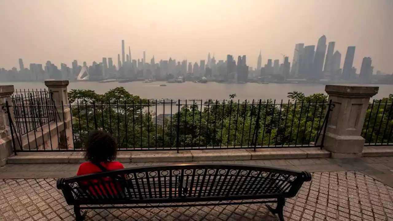 FAA lifts ground stop at NYC airport but delays flights due to smoke | CNN Business