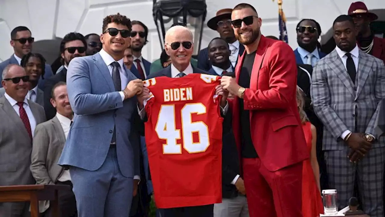 Patrick Mahomes draws laughter at White House as he steers Travis Kelce away from microphone | CNN