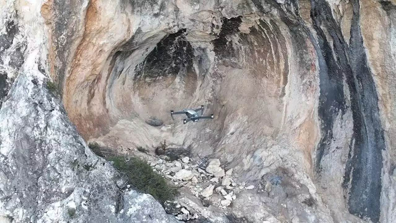 Descubren en España pinturas rupestres prehistóricas con ayuda de drones