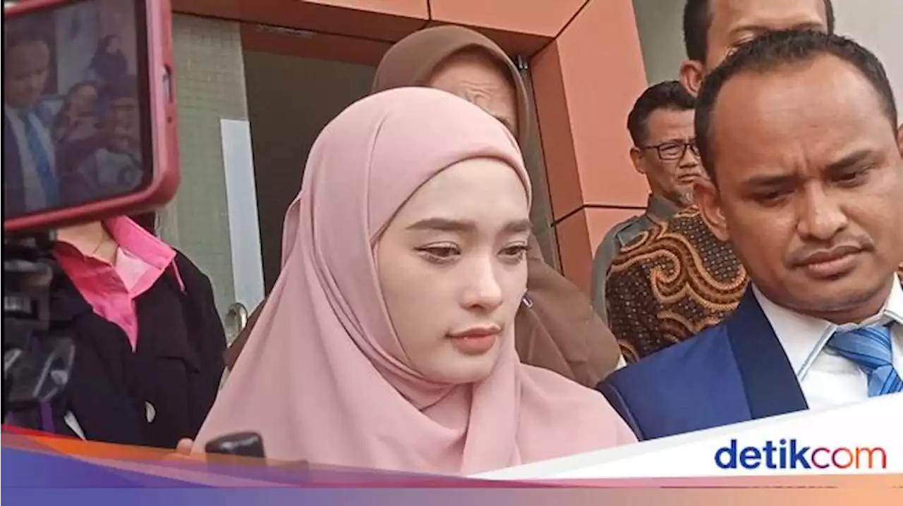 Inara Rusli Ogah Tanggapi Sindiran Kakak Virgoun