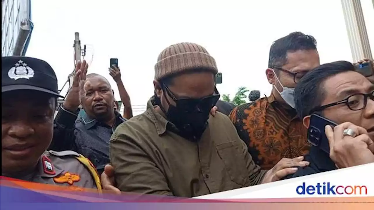 Virgoun Irit Bicara usai Gagal Mediasi dengan Inara Rusli