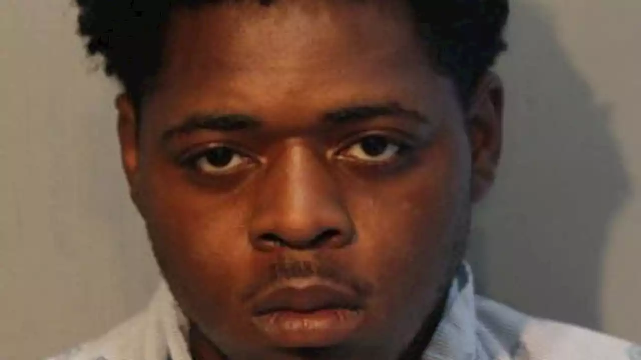 Chicago man charged with attempted murder after shooting at police in West Englewood