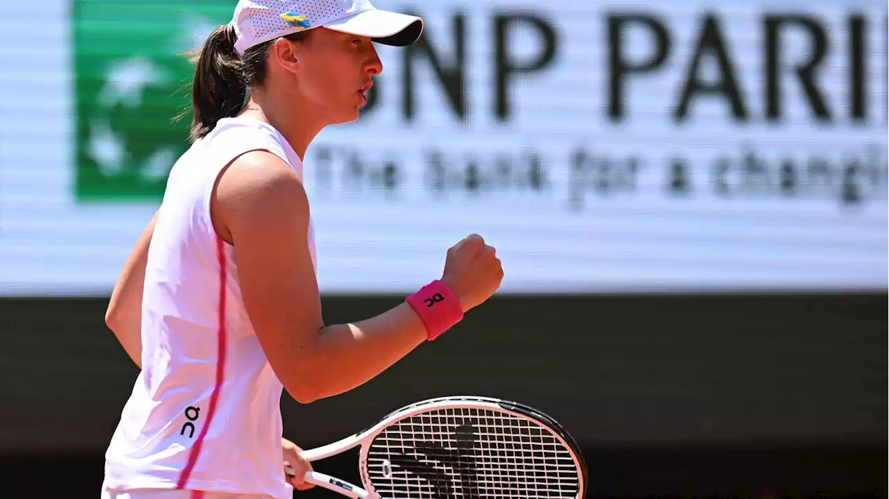 Roland-Garros 2023 : Iga Swiatek ne laisse aucune chance à Coco Gauff et rejoint Beatriz Haddad Maia en demi-finales