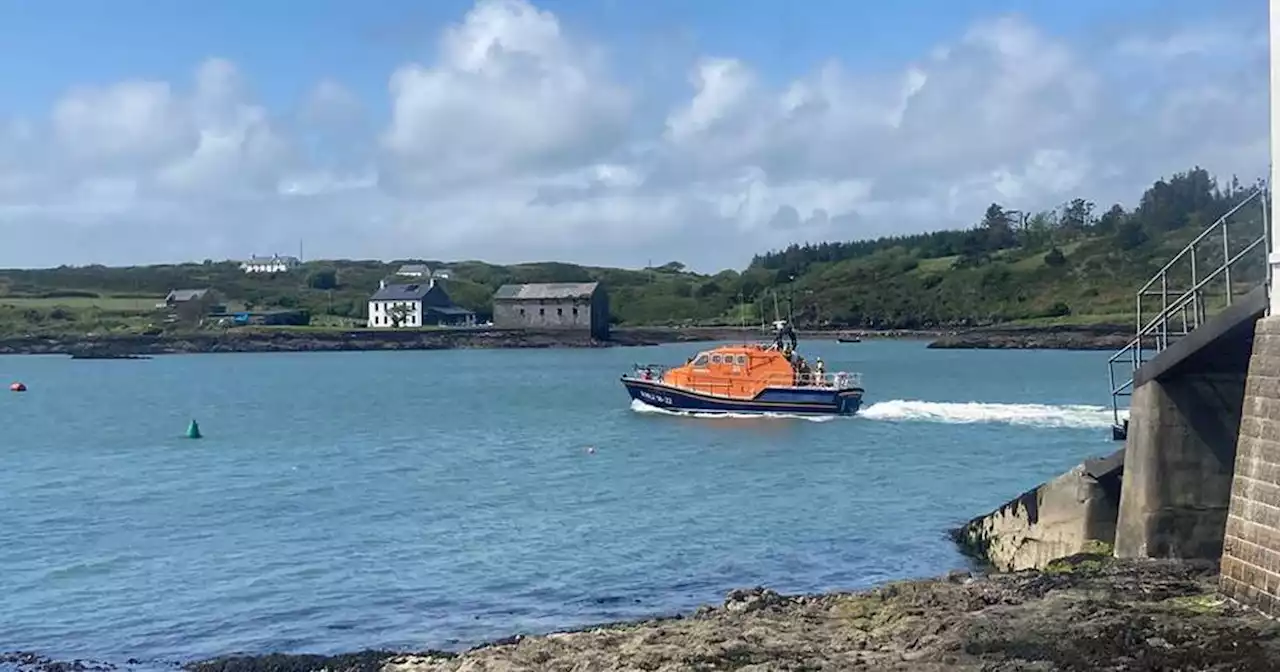 Five sailors recovering after yacht sinks off Sherkin Island in West Cork