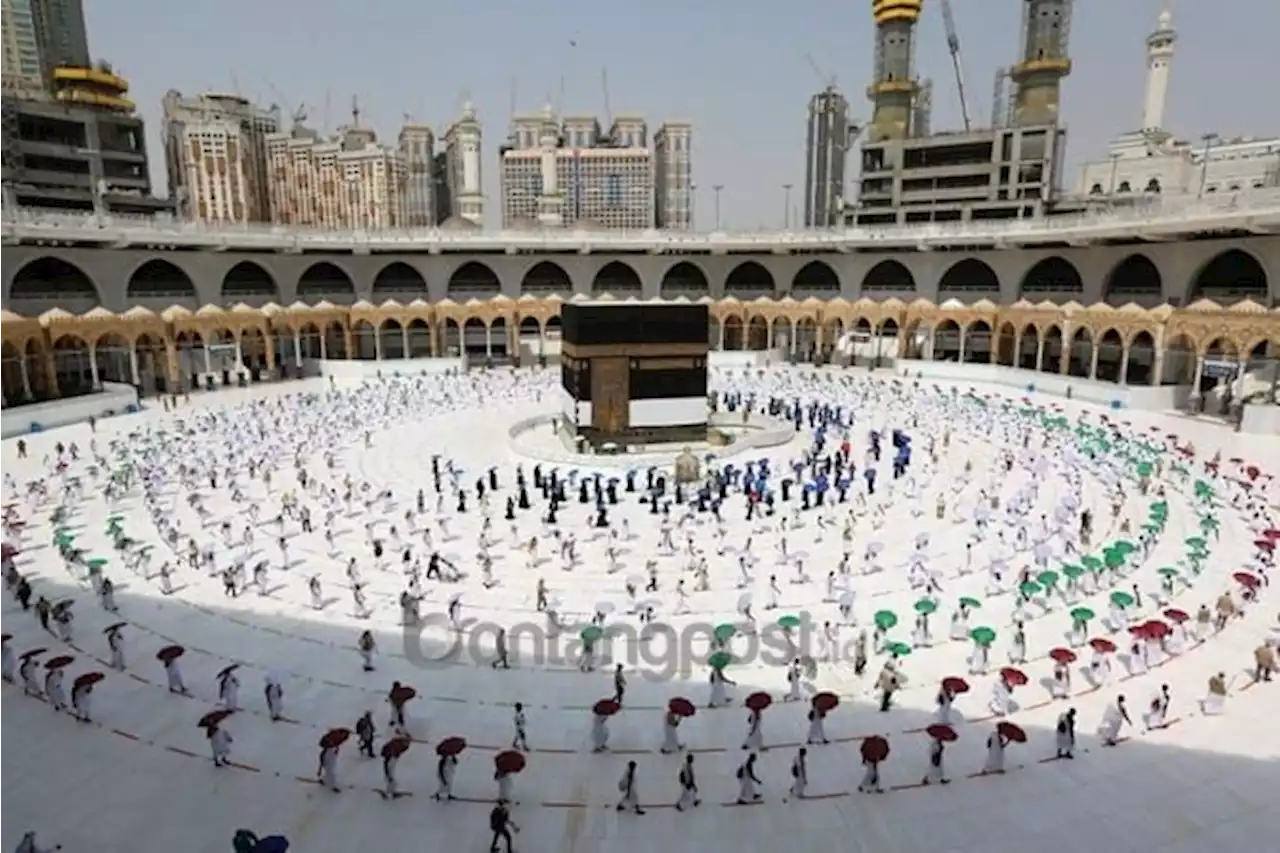 Nabung Belasan Tahun, Tukang Angon Bebek Naik Haji