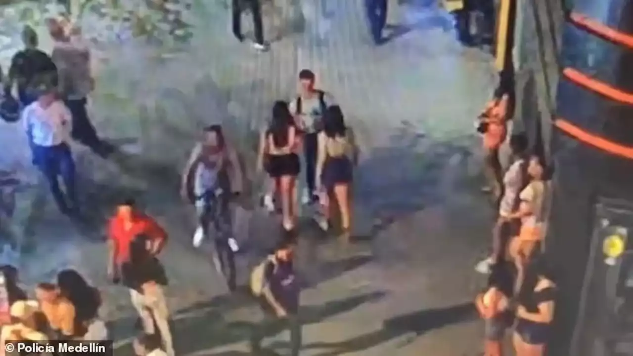 'Gangue da minissaia' agride turista britânico em tentativa de assalto em Medellín, na Colômbia; vídeo