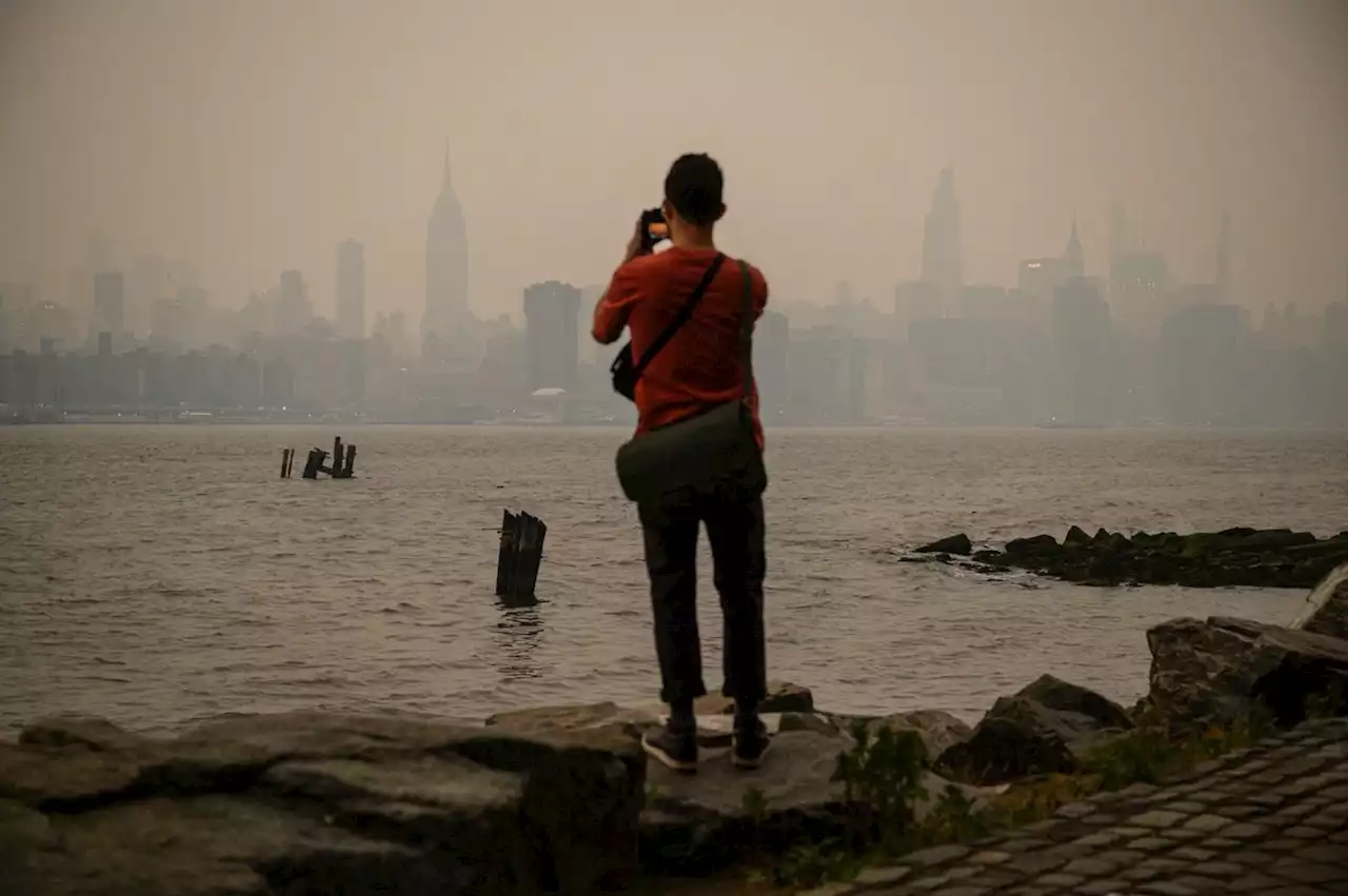 Incêndio no Canadá deixa Nova York coberta de cinzas e com pior qualidade do ar no mundo; vídeo