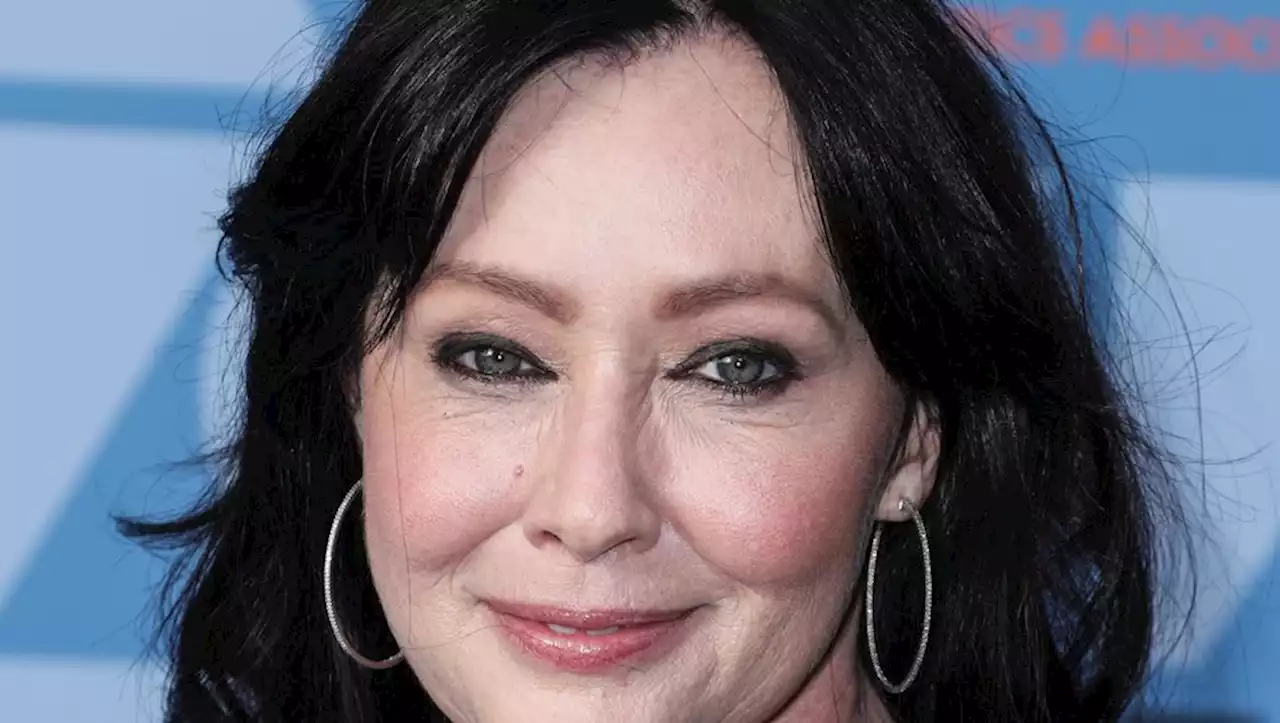 En pleurs, Shannen Doherty publie une vidéo pendant sa radiothérapie contre le cancer