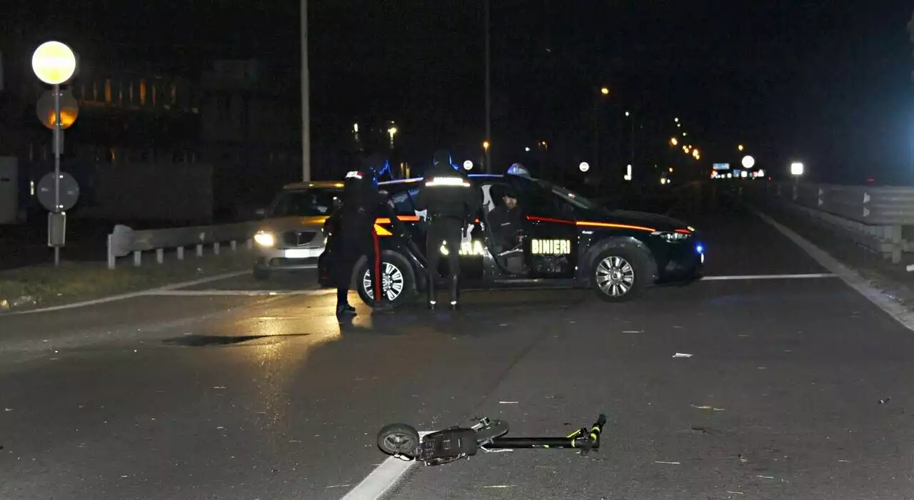 Travolto da una moto mentre viaggia in monopattino, morto un uomo di 38 anni