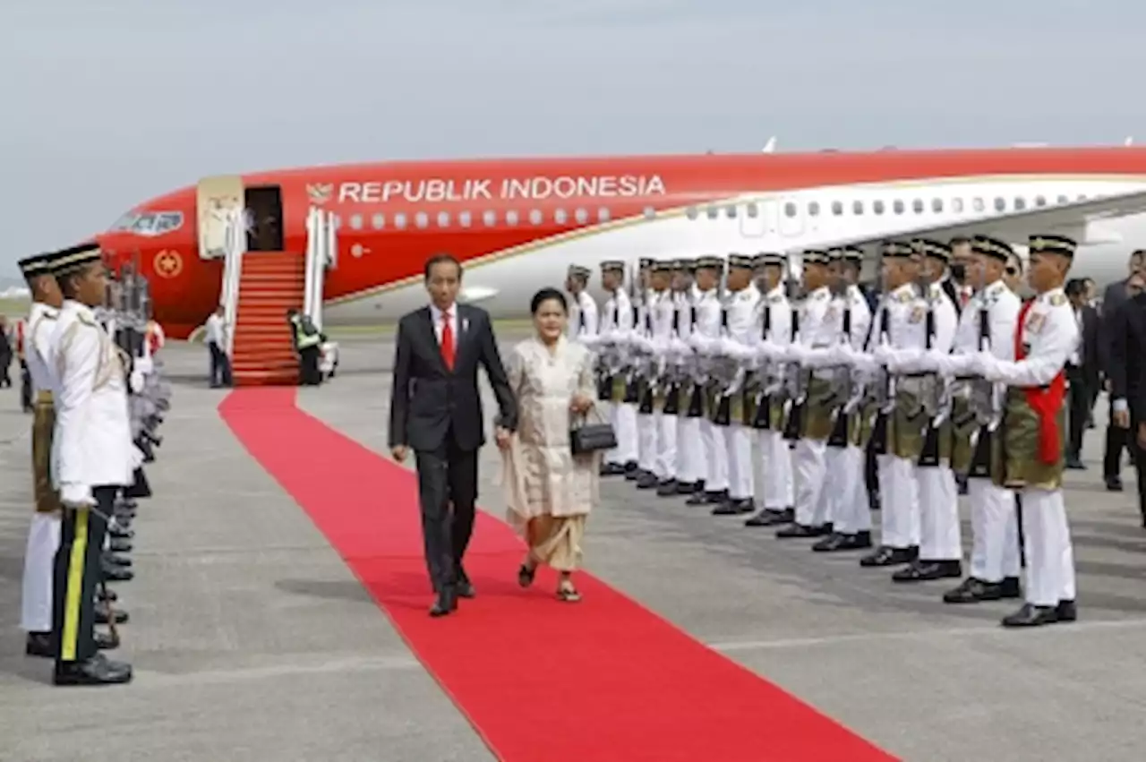 Indonesian President Jokowi arrives for two-day working visit to Malaysia