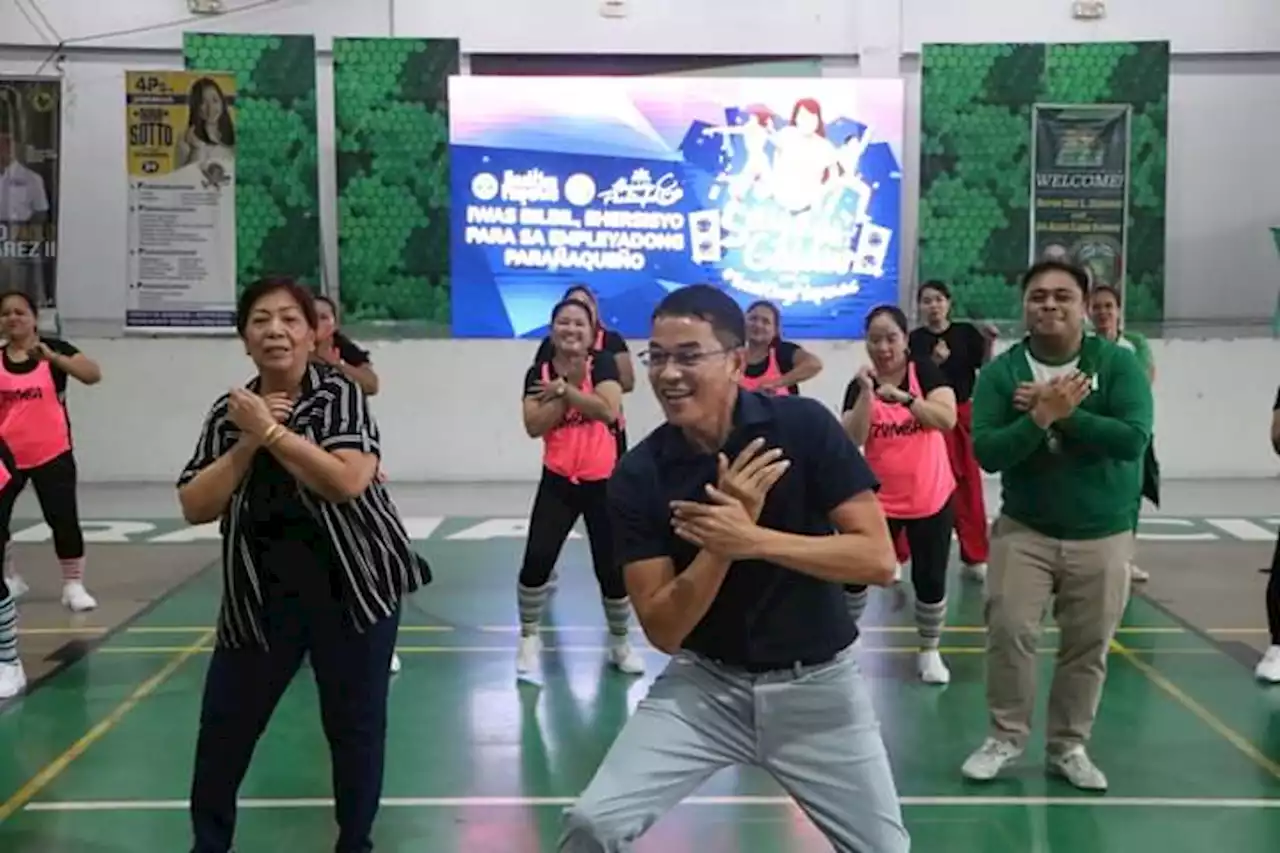 Mayor Olivarez dances Zumba during 'Sayaw Galaw para sa Healthy Pilipinas' awarding ceremony