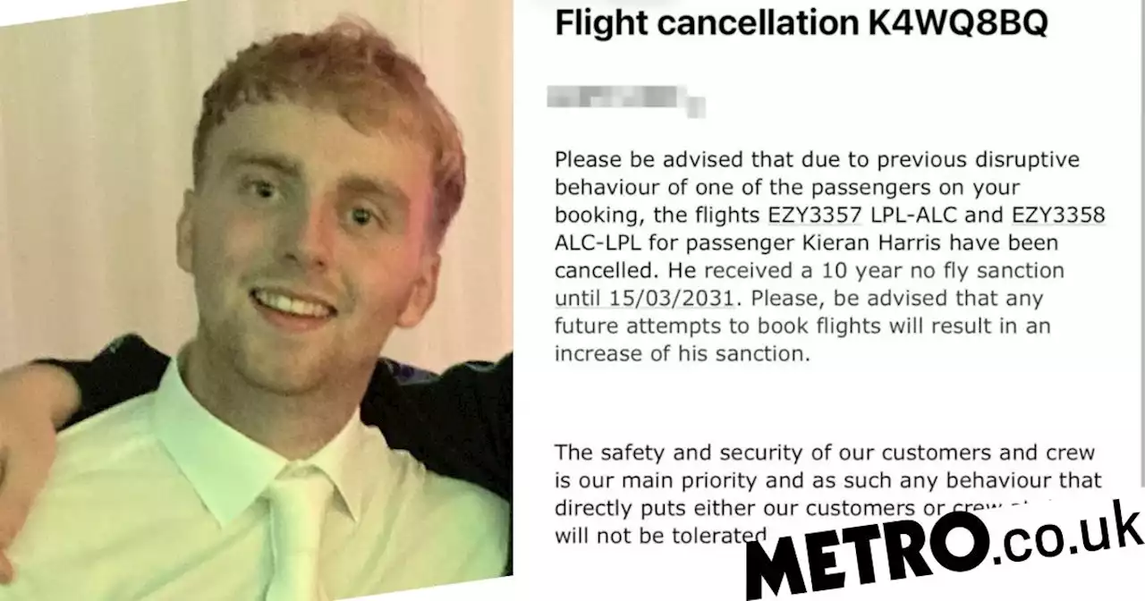 Man 'banned' from easyJet had police officers storm his house over his name