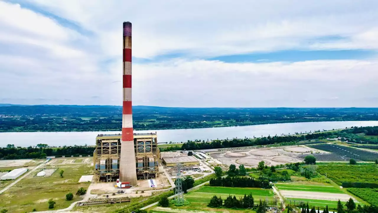 [VIDEO] EN DIRECT. Suivez en vidéo la destruction de la cheminée d'Aramon