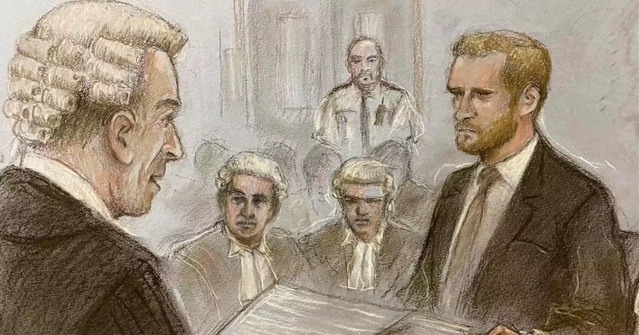 Il principe Harry in tribunale: 'Trovai un localizzatore sull'auto della mia ex fidanzata'