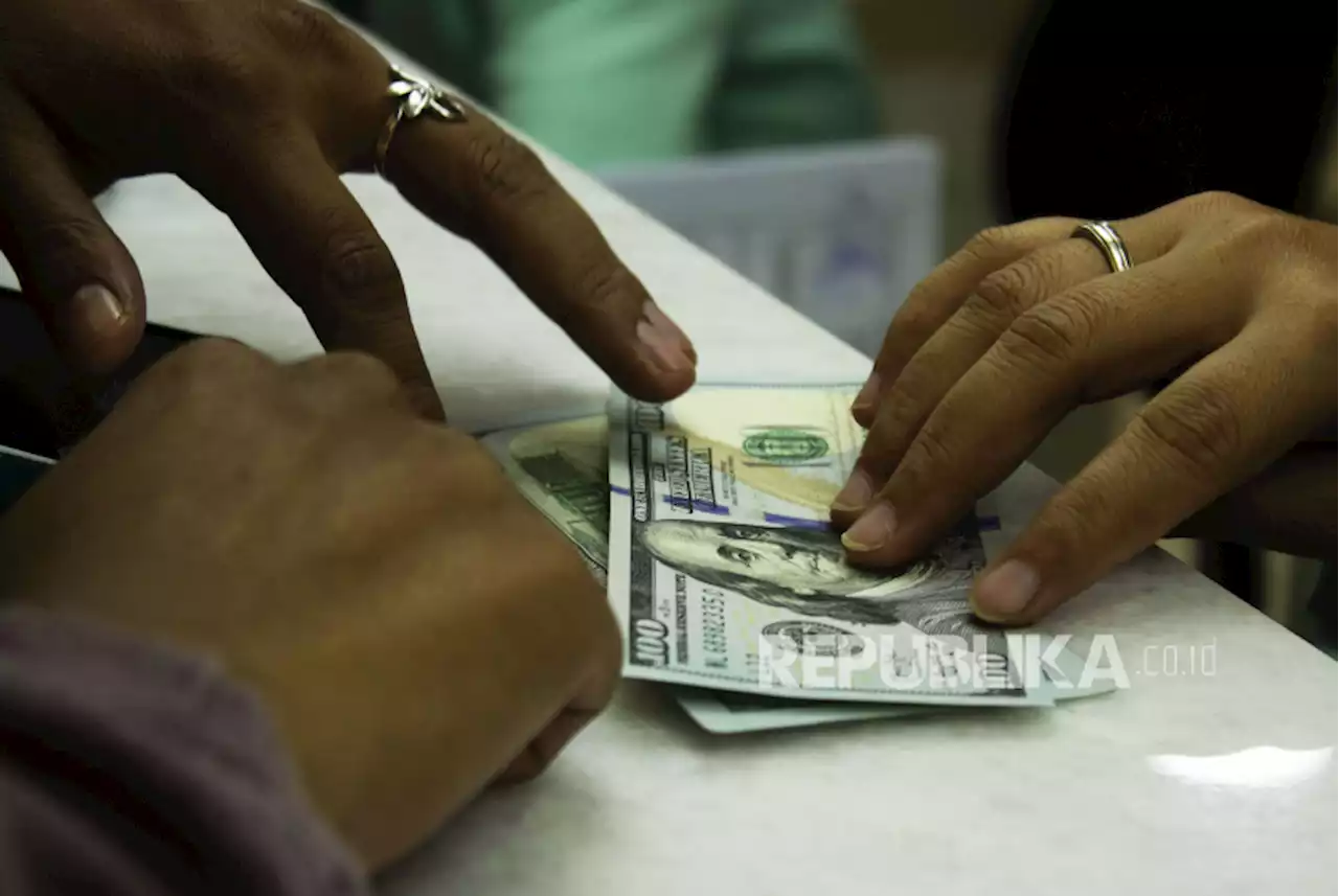 Dolar Naik Seiring Fokus Investor pada Hasil Rapat Fed |Republika Online