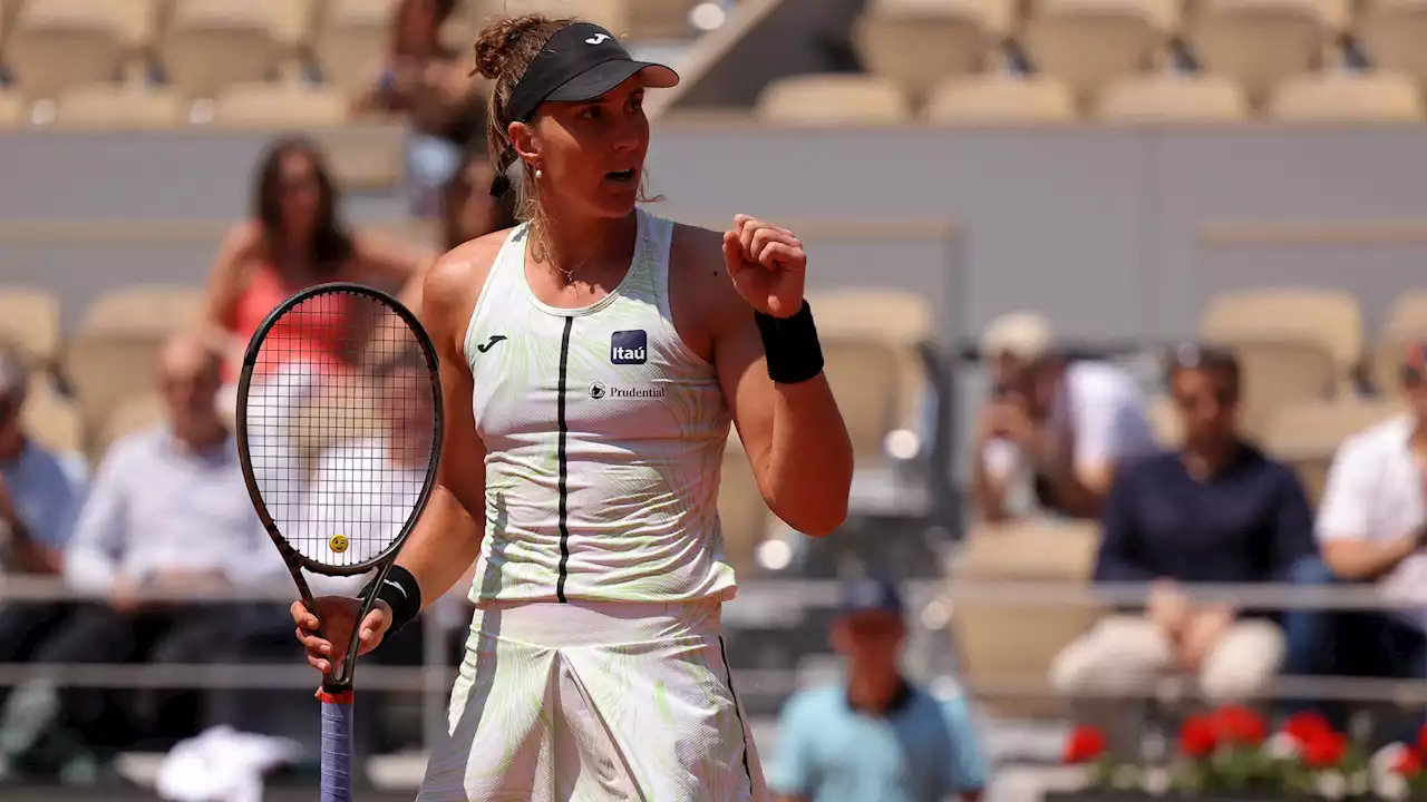 Bia Haddad vence Ons Jabeur, faz história e está na semifinal de Roland Garros