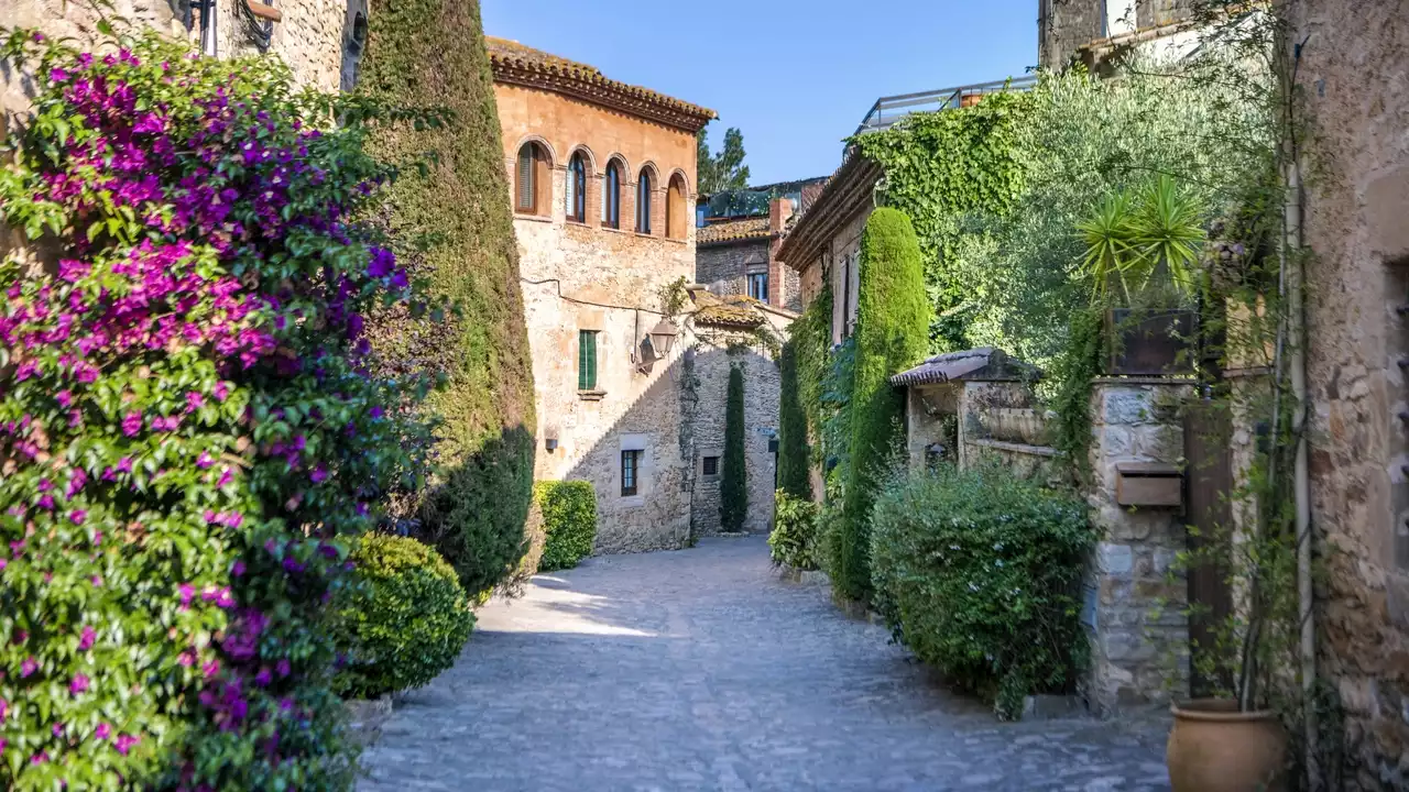 El pueblo de Girona que parece sacado de una película de Disney