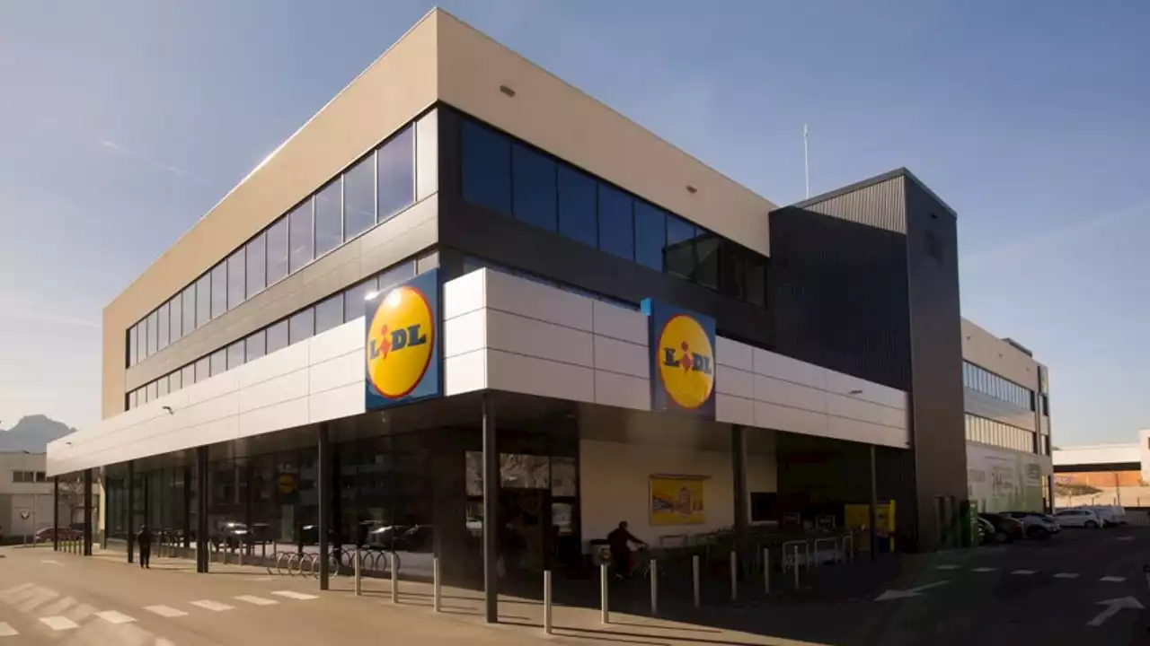 Lidl afirma que seguirá comprando fresas de Huelva pese al boicot en Alemania