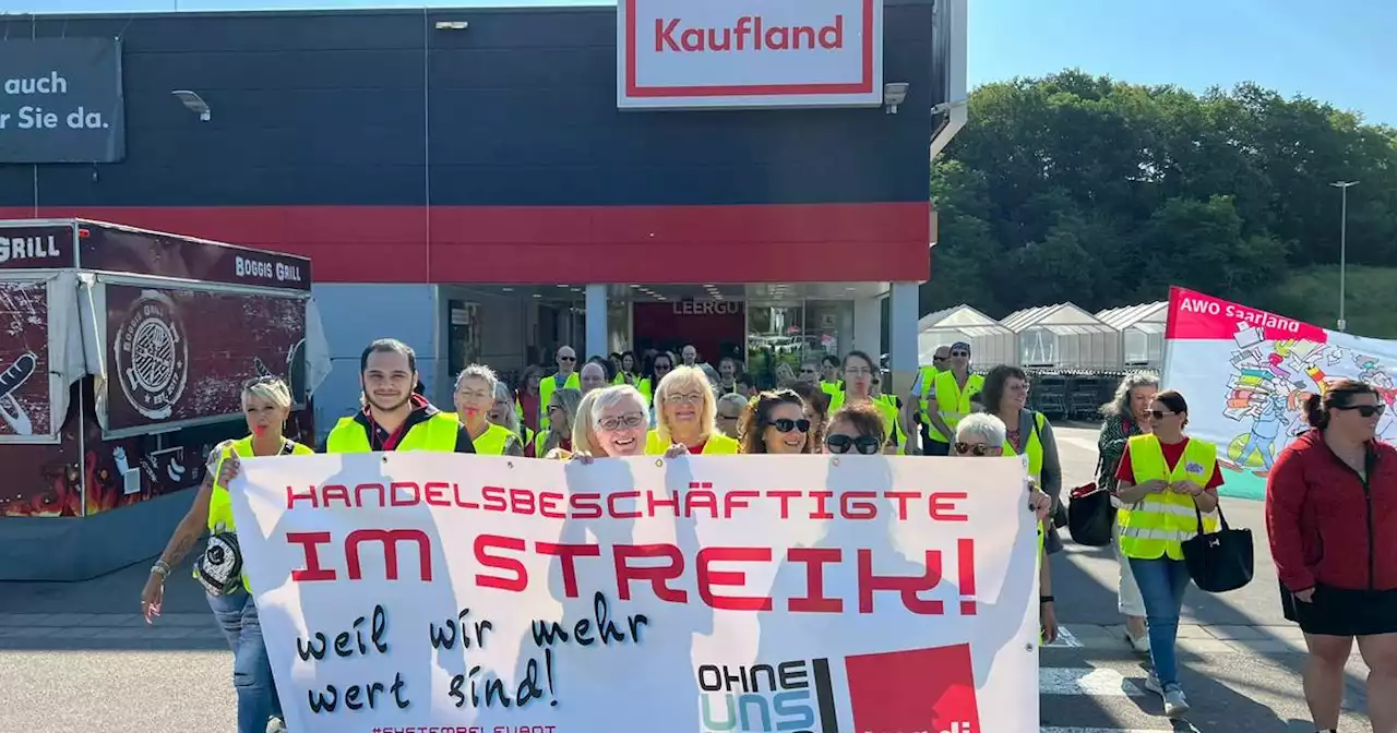 Tarifrunde Einzel- und Versandhandel: Streik bei Kaufland vor Feiertag – Beschäftigte kommen in Dillingen zusammen (mit Fotos)