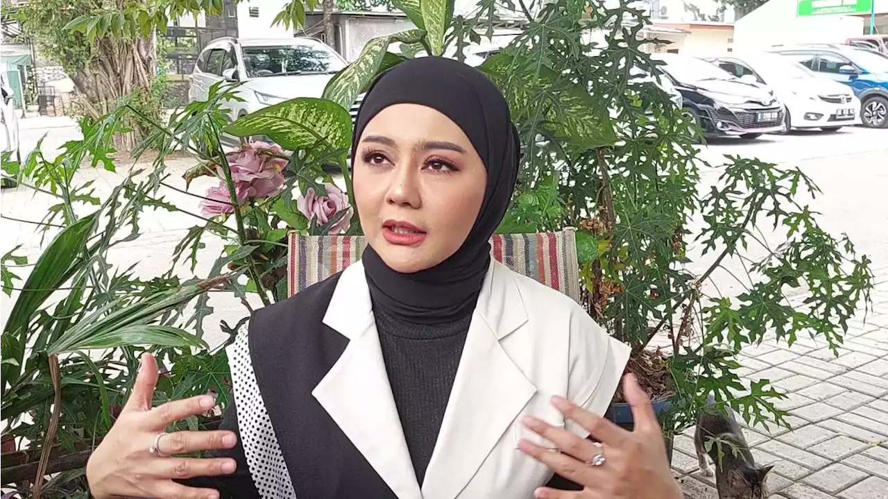 Bikin Hidup Lebih Tenang Alasan Jenita Janet Berhijab