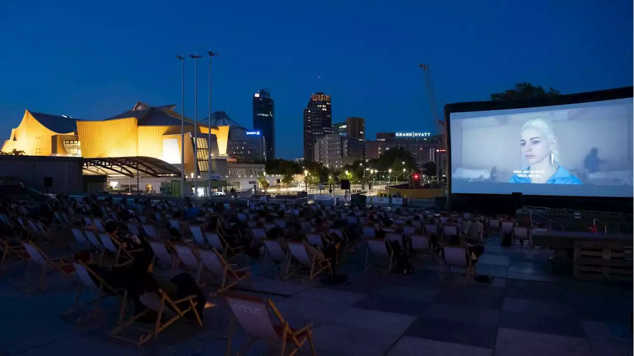 Immer was los in Berliner Kiezen: Neuköllner Oper, Open-Air-Kino in Mitte und mehr