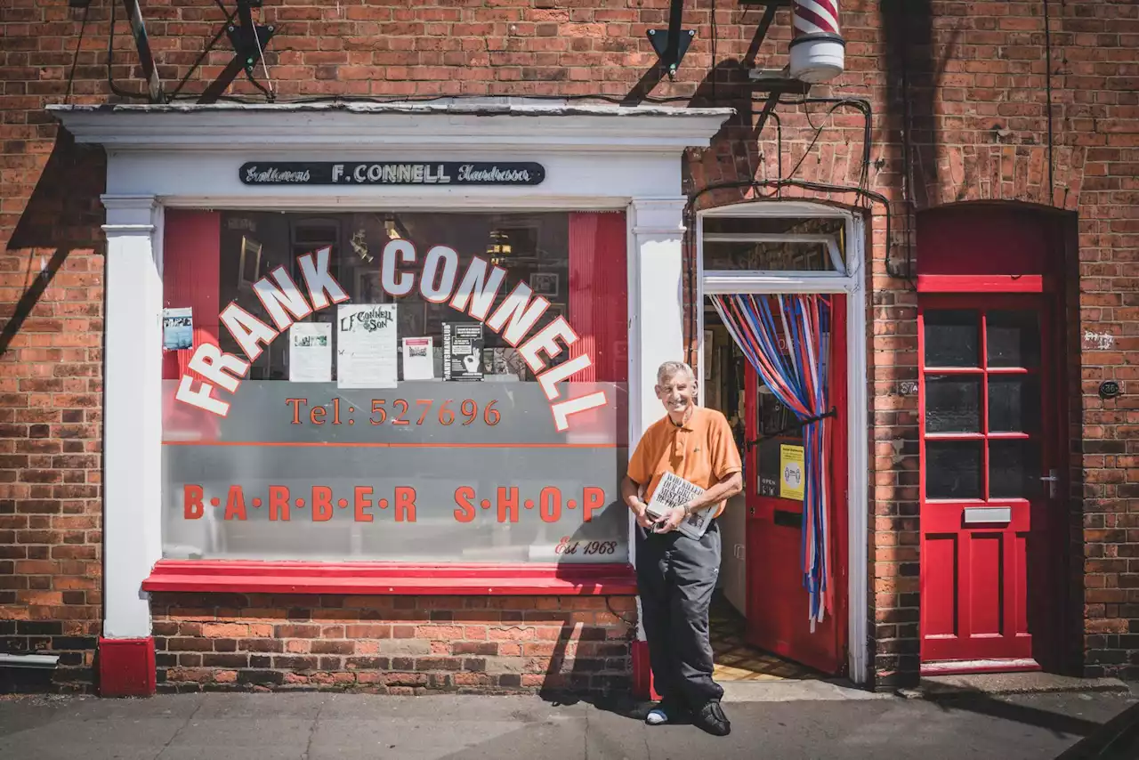 Community tributes to 'true legend' Lincoln barber Frank Connell