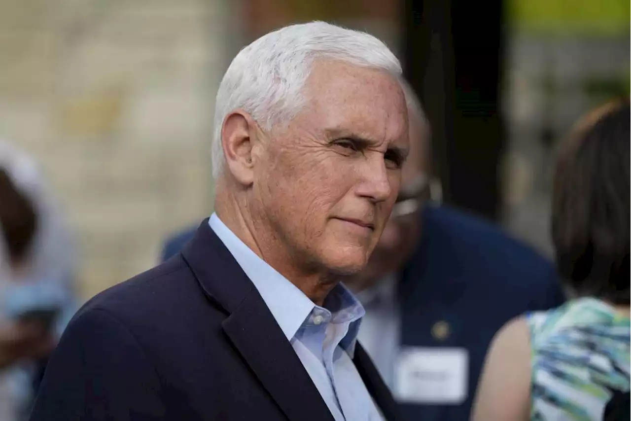 Presenta Mike Pence oficialmente su candidatura y se lanza contra Donald Trump