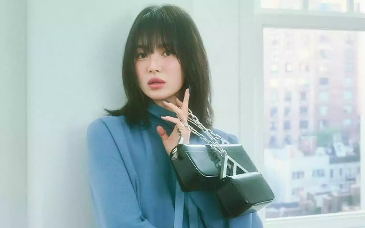 Meski Kualitas Rendah, Kecantikan Song Hye Kyo Tetap Terpancar dari Foto Low HD