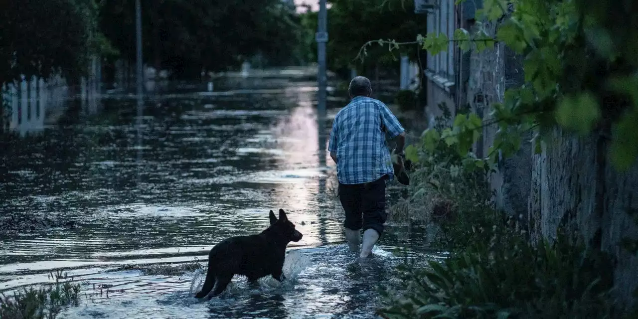 Southern Ukrainian Towns Inundated as Floodwaters From Burst Dam Rise