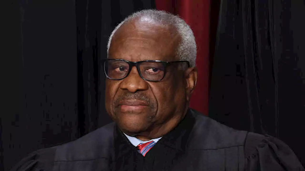 Clarence Thomas delays Supreme Court disclosure amid scrutiny over gifts