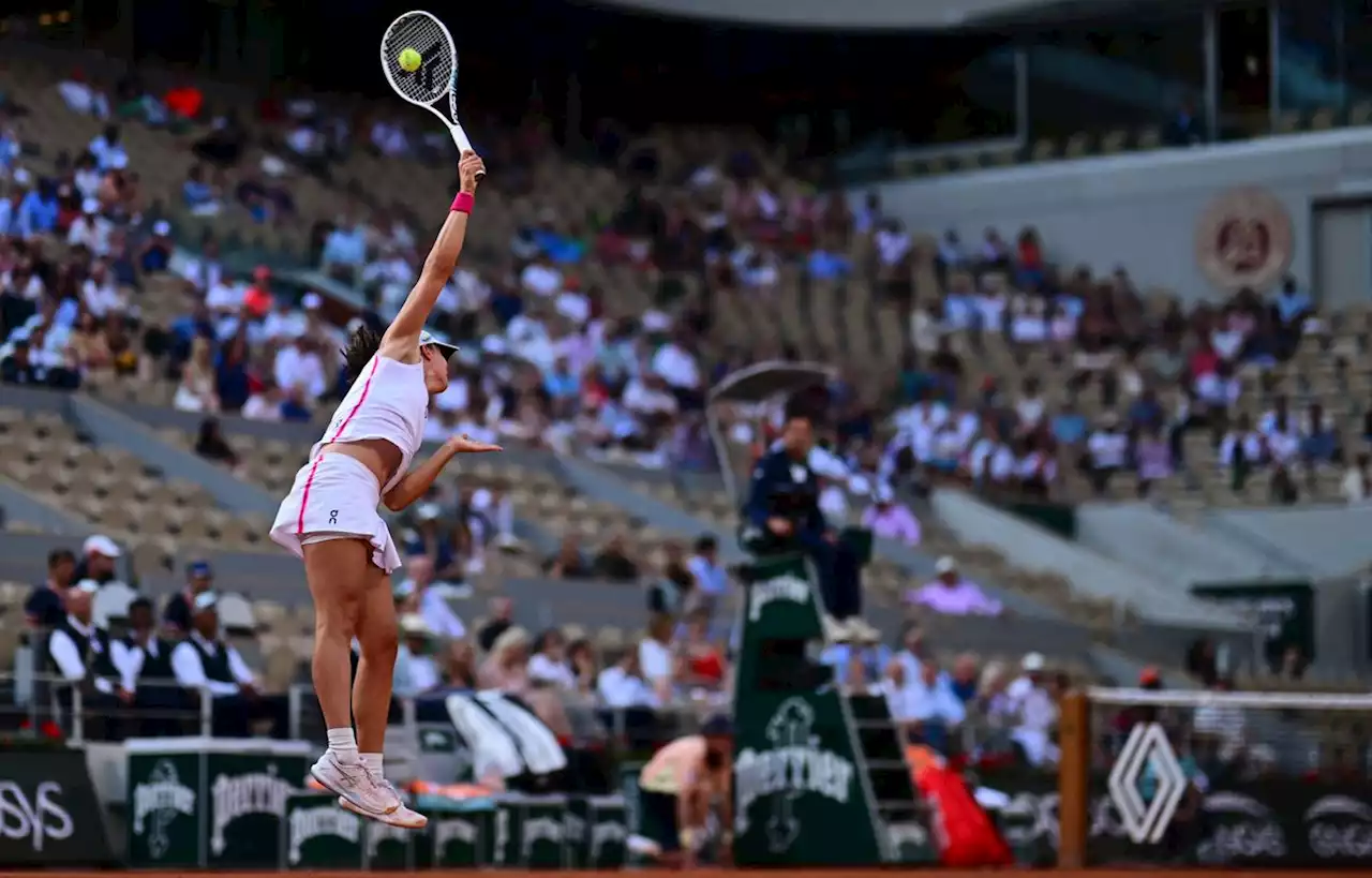 Roland-Garros : C'est fait, Swiatek rejoint Muchova en finale... Revivez la journée avec nous