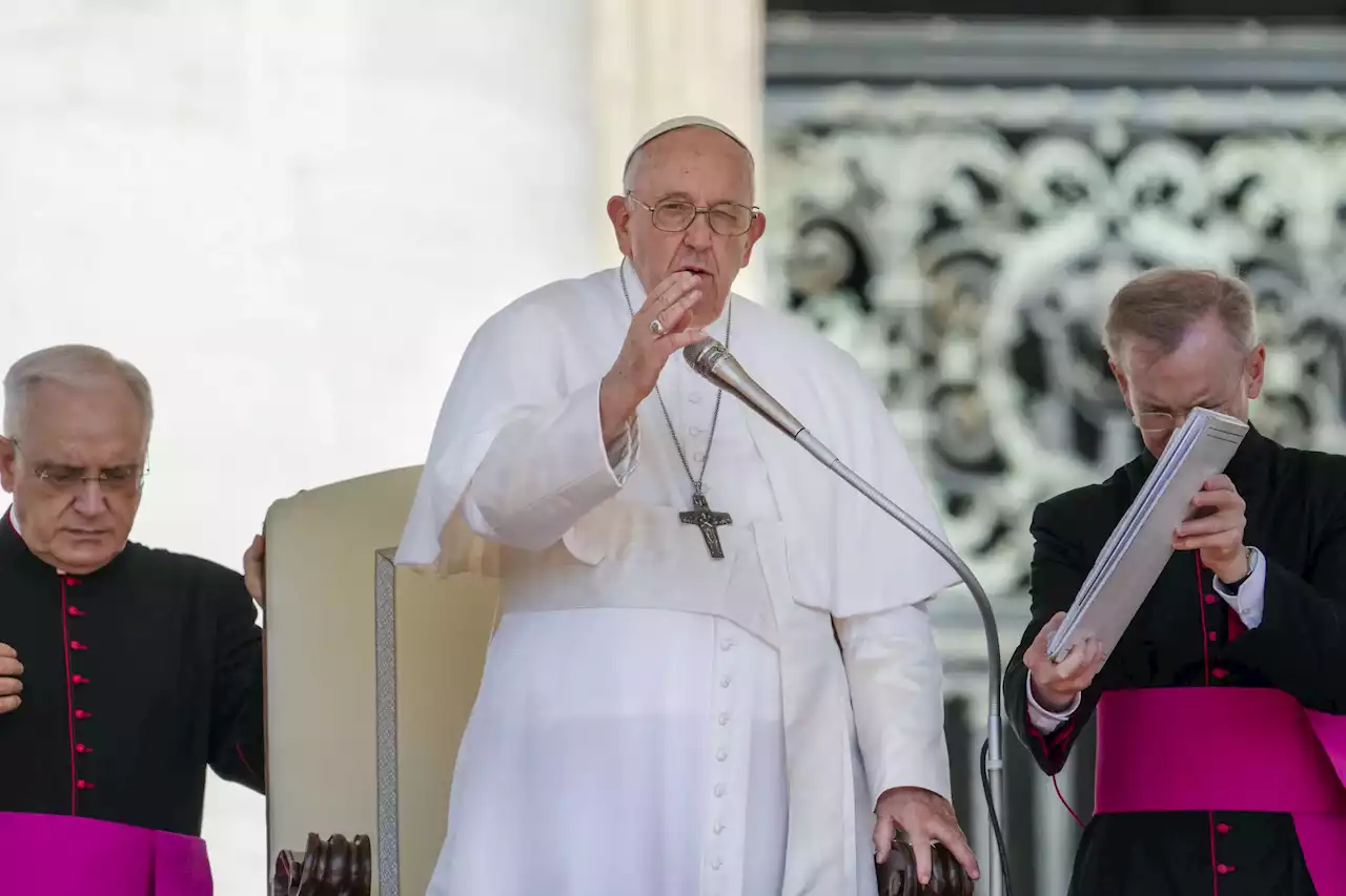 Pope spends first night in hospital after surgery to remove intestinal scar tissue, repair hernia