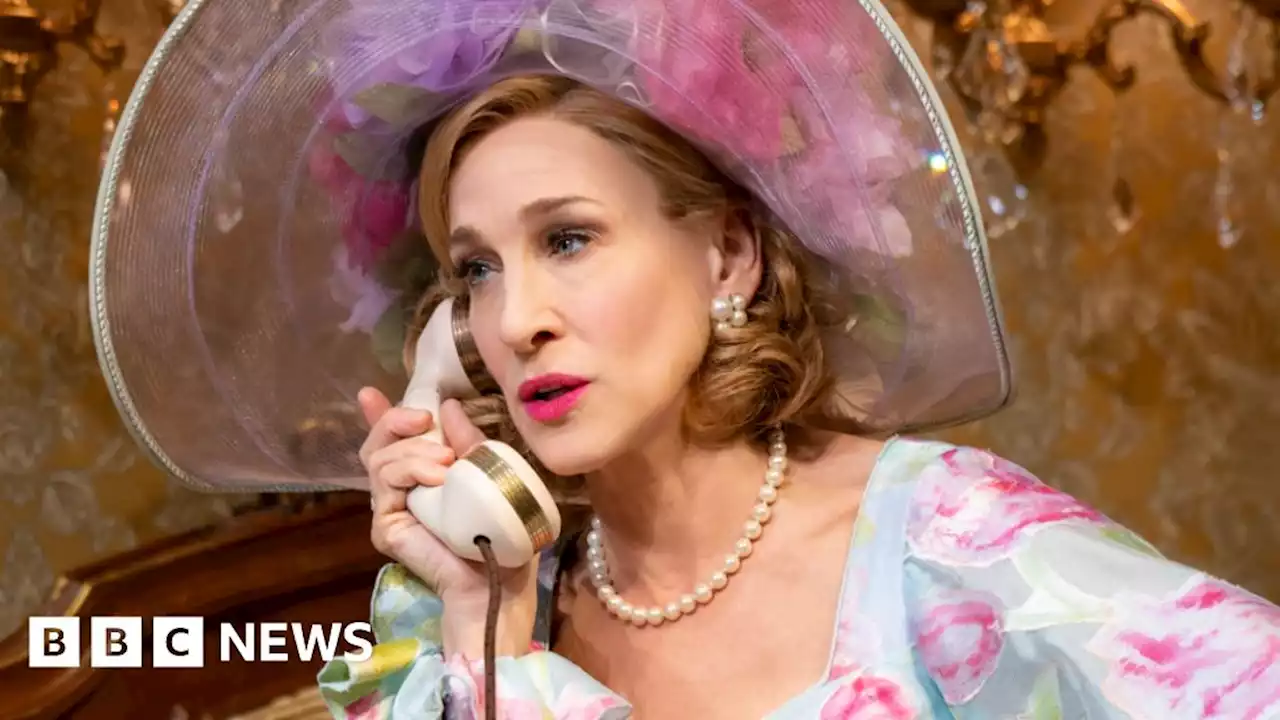 Sarah Jessica Parker to make West End debut with husband Matthew Broderick